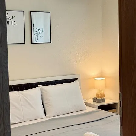 Aelia Mare Feriehus Ofrínion