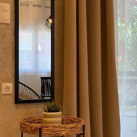 Aelia Mare Feriehus Ofrínion